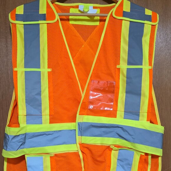 100% Polyester Soft Mesh Hi-Viz Vest NWOT - Picture 1 of 4